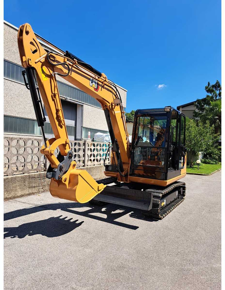 2016 CATERPILLAR 305.5E2 MINI EXCAVATOR - Kotrógép: 3 kép. 2016 CATERPILLAR 305.5E2 MINI EXCAVATOR - Kotrógép: 3 kép.