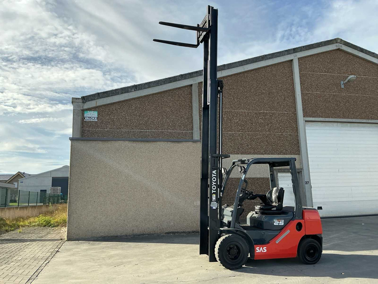 2016 TOYOTA 06-8FD25F FORKLIFT - Villás targonca: 2 kép. 2016 TOYOTA 06-8FD25F FORKLIFT - Villás targonca: 2 kép.