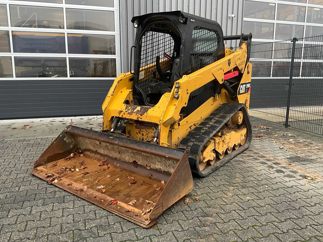 2017 CATERPILLAR 295D SKID STEER LOADER / SKID STEER - Kompakt lánctalpas rakodó: 2 kép. 2017 CATERPILLAR 295D SKID STEER LOADER / SKID STEER - Kompakt lánctalpas rakodó: 2 kép.