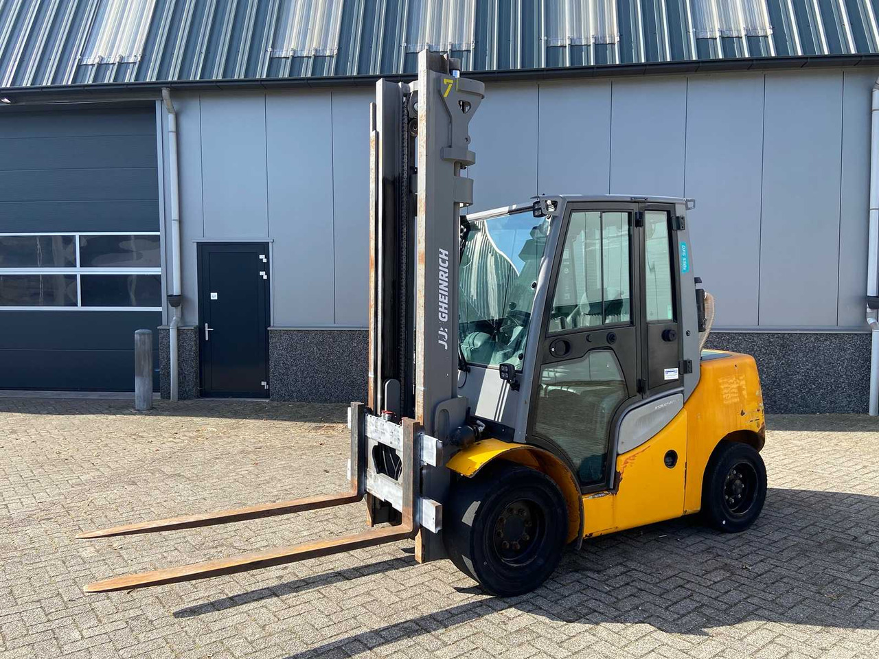 2017 JUNGHEINRICH - DFG550S - FORKLIFT - Villás targonca: 1 kép. 2017 JUNGHEINRICH - DFG550S - FORKLIFT - Villás targonca: 1 kép.