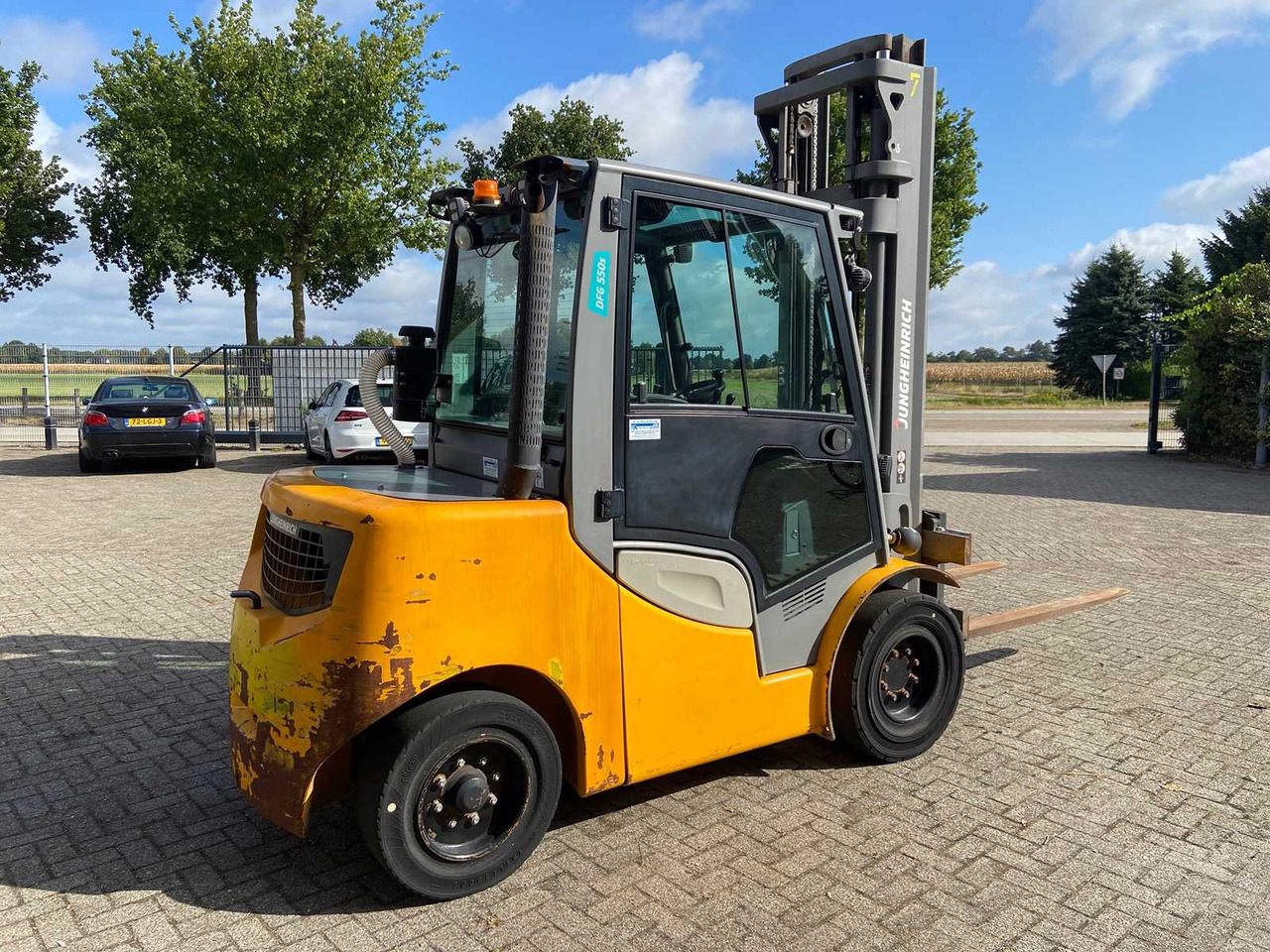 2017 JUNGHEINRICH - DFG550S - FORKLIFT - Villás targonca: 3 kép. 2017 JUNGHEINRICH - DFG550S - FORKLIFT - Villás targonca: 3 kép.