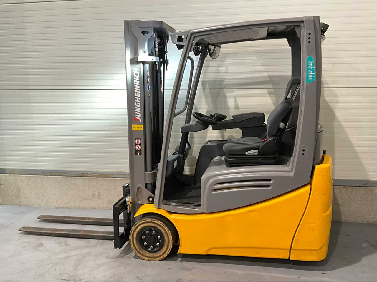 2017 JUNGHEINRICH EFG 216K FORKLIFT - Villás targonca: 3 kép. 2017 JUNGHEINRICH EFG 216K FORKLIFT - Villás targonca: 3 kép.