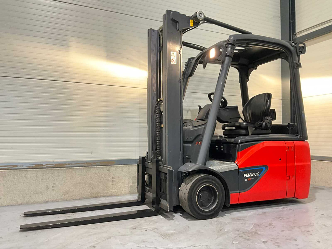 2017 LINDE E18-02 1800KG LI-ION 4171HOUR FORKLIFT - Villás targonca: 1 kép. 2017 LINDE E18-02 1800KG LI-ION 4171HOUR FORKLIFT - Villás targonca: 1 kép.