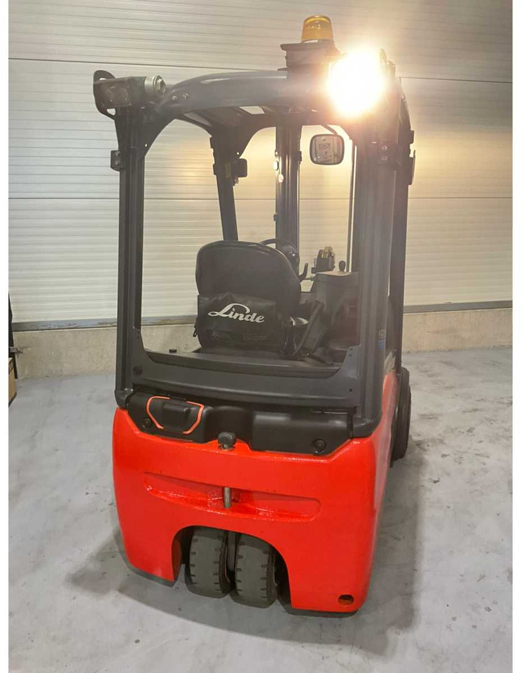 2017 LINDE E18-02 1800KG LI-ION 4171HOUR FORKLIFT - Villás targonca: 4 kép. 2017 LINDE E18-02 1800KG LI-ION 4171HOUR FORKLIFT - Villás targonca: 4 kép.