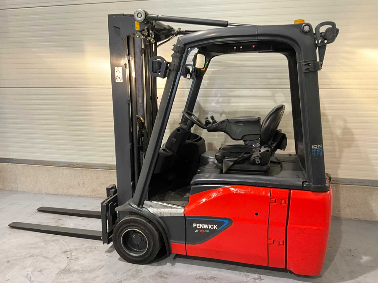 2017 LINDE E18-02 1800KG LI-ION 4171HOUR FORKLIFT - Villás targonca: 3 kép. 2017 LINDE E18-02 1800KG LI-ION 4171HOUR FORKLIFT - Villás targonca: 3 kép.