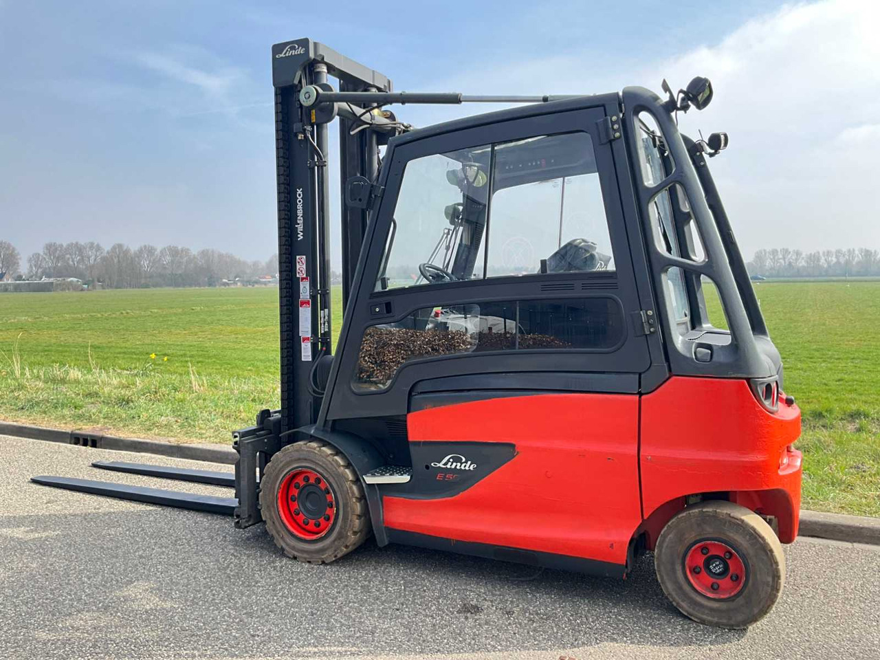2017 LINDE E50HL 5000KG FORKLIFT TRUCK PACKED WITH OPTIONS - Villás targonca: 3 kép. 2017 LINDE E50HL 5000KG FORKLIFT TRUCK PACKED WITH OPTIONS - Villás targonca: 3 kép.