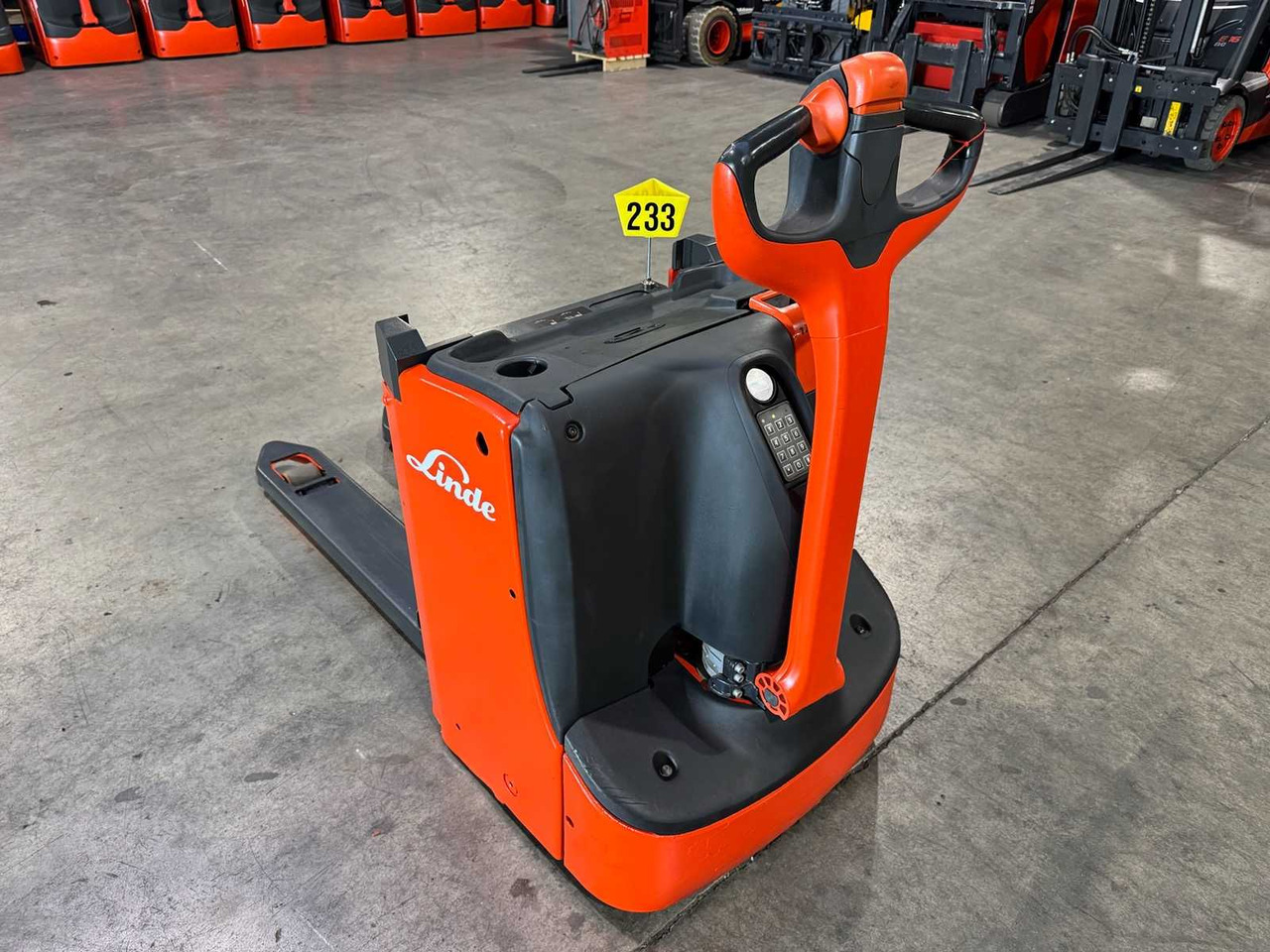 2017 LINDE T16L PALLET TRUCK ANT STACKER INITIAL STROKE 1,446 HOURS - Villás targonca: 4 kép. 2017 LINDE T16L PALLET TRUCK ANT STACKER INITIAL STROKE 1,446 HOURS - Villás targonca: 4 kép.