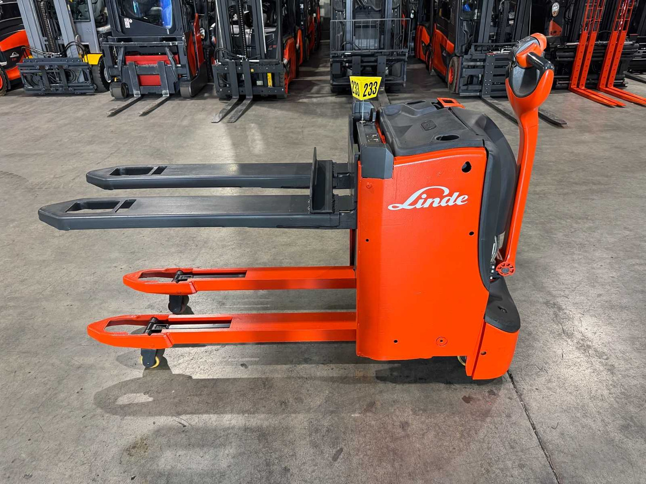 2017 LINDE T16L PALLET TRUCK ANT STACKER INITIAL STROKE 1,446 HOURS - Villás targonca: 1 kép. 2017 LINDE T16L PALLET TRUCK ANT STACKER INITIAL STROKE 1,446 HOURS - Villás targonca: 1 kép.