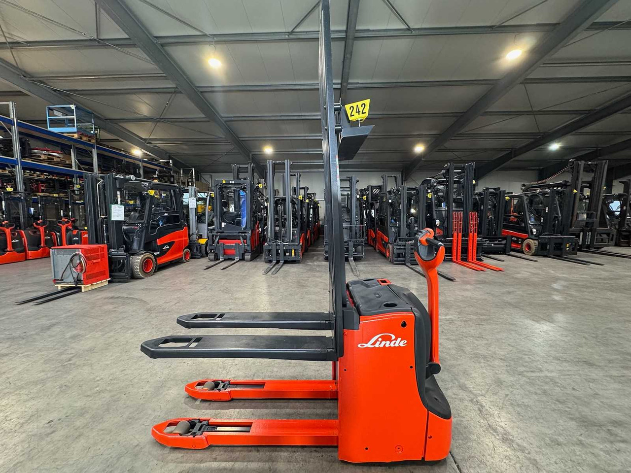 2017 LINDE T16L PALLET TRUCK ANT STACKER INITIAL STROKE 1,677 HOURS - Villás targonca: 1 kép. 2017 LINDE T16L PALLET TRUCK ANT STACKER INITIAL STROKE 1,677 HOURS - Villás targonca: 1 kép.
