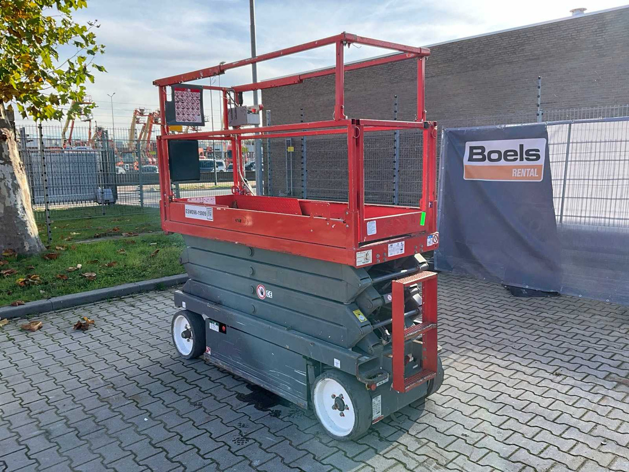 2018 SKYJACK SJ III 3226 AERIAL PLATFORM - Emelő: 3 kép. 2018 SKYJACK SJ III 3226 AERIAL PLATFORM - Emelő: 3 kép.