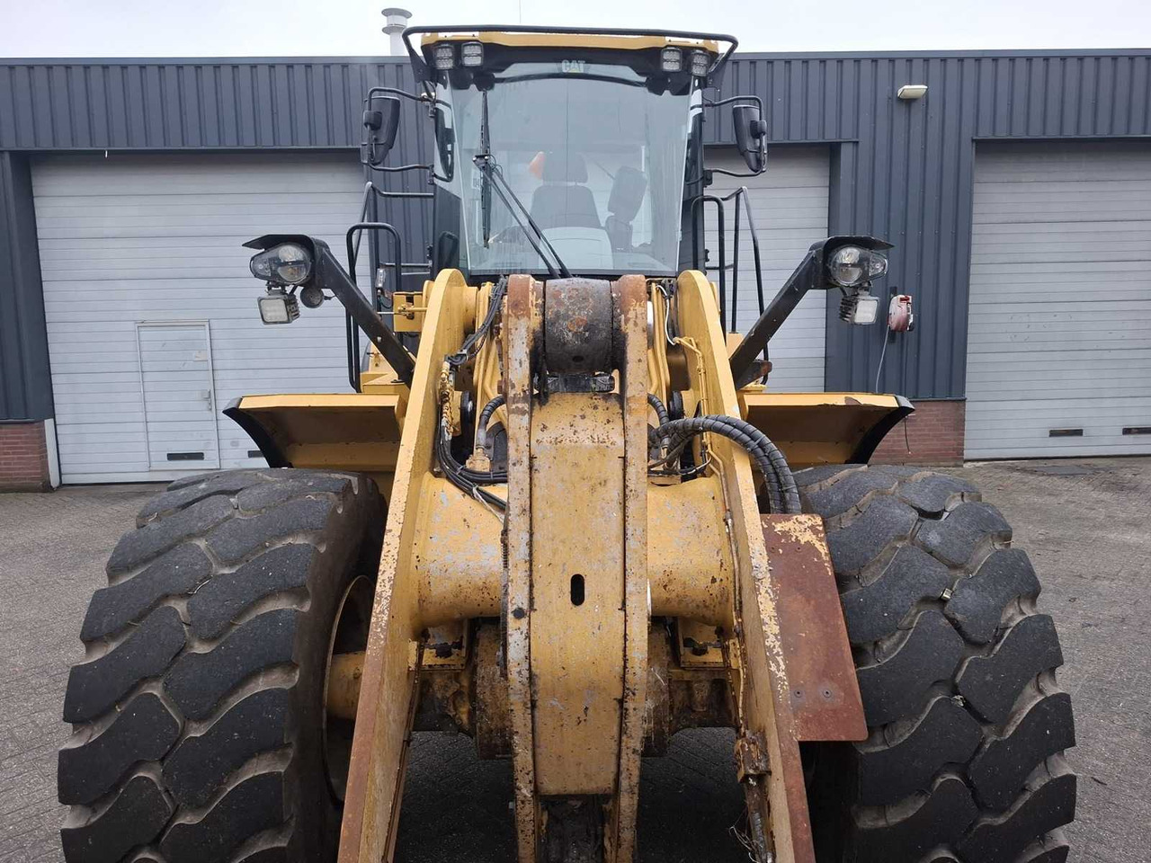 2019 CATERPILLAR 950M SHOVEL - Gumikerekes homlokrakodó: 4 kép. 2019 CATERPILLAR 950M SHOVEL - Gumikerekes homlokrakodó: 4 kép.