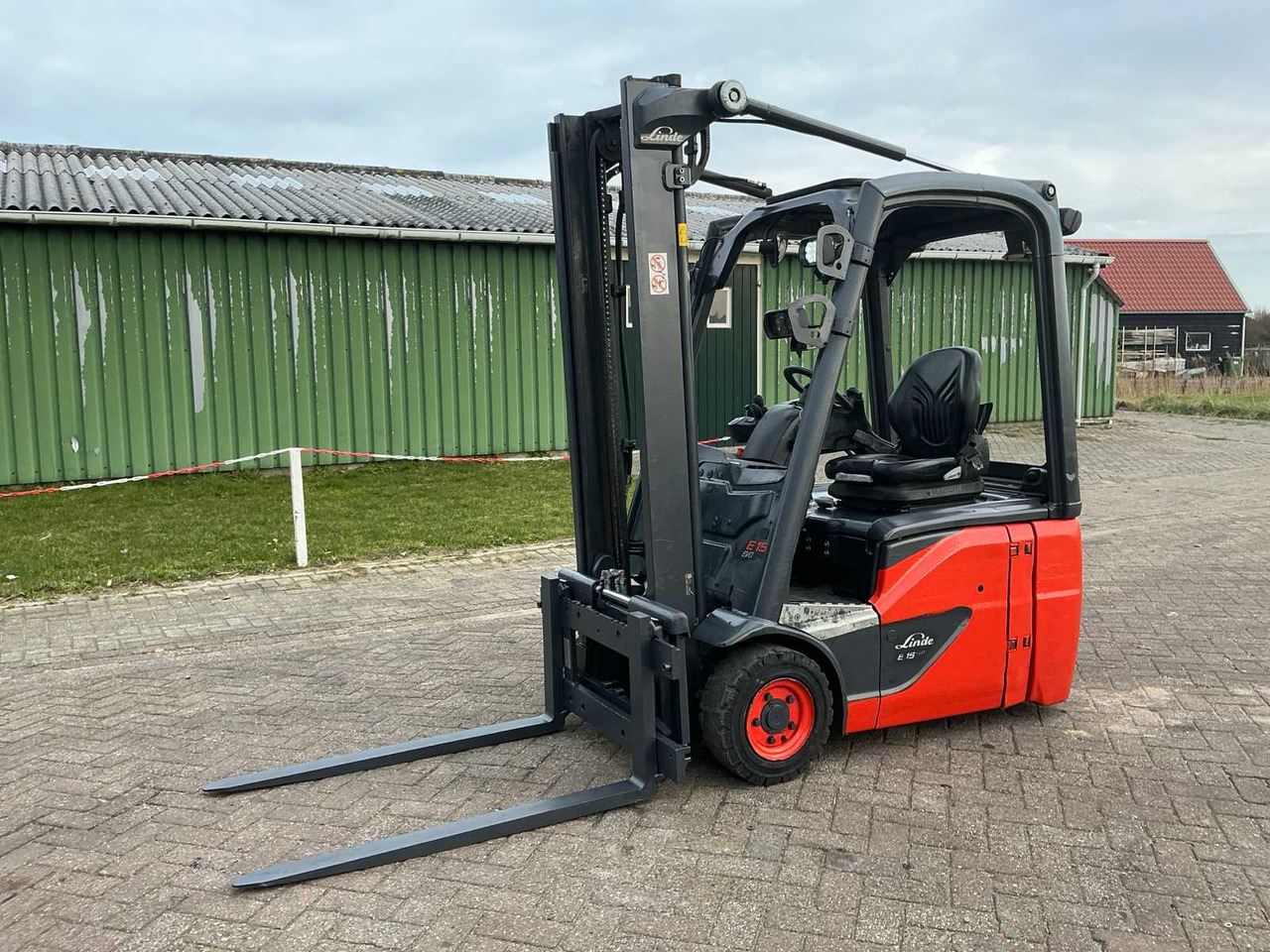 2019 LINDE E15-02 FORKLIFT - Villás targonca: 1 kép. 2019 LINDE E15-02 FORKLIFT - Villás targonca: 1 kép.