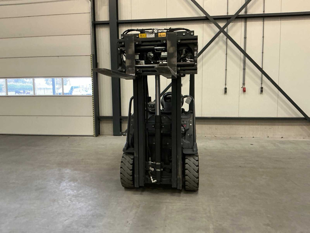 2020 LINDE E20 ROADSTER FORKLIFT TRUCK - Villás targonca: 3 kép. 2020 LINDE E20 ROADSTER FORKLIFT TRUCK - Villás targonca: 3 kép.