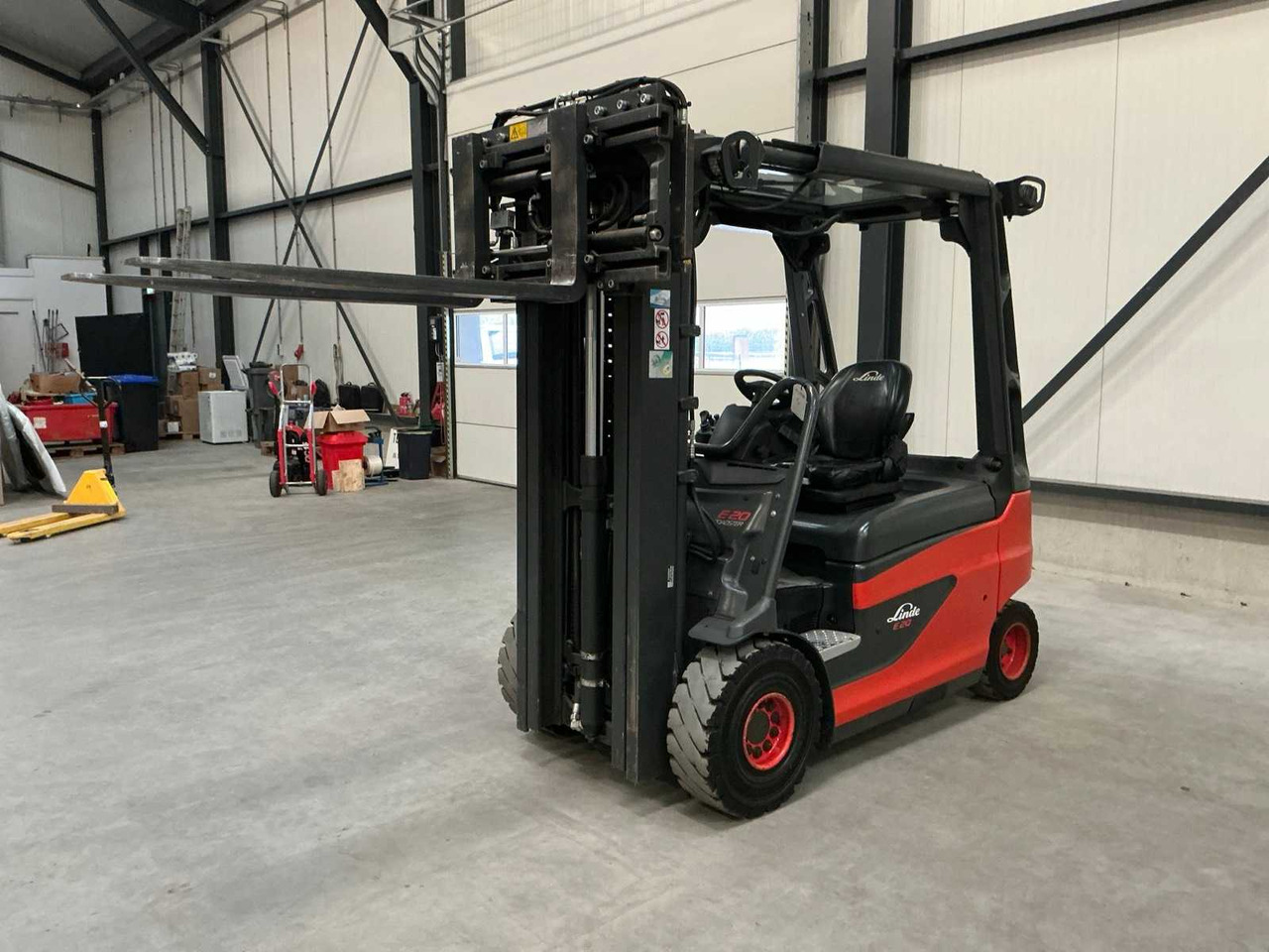 2020 LINDE E20 ROADSTER FORKLIFT TRUCK - Villás targonca: 1 kép. 2020 LINDE E20 ROADSTER FORKLIFT TRUCK - Villás targonca: 1 kép.