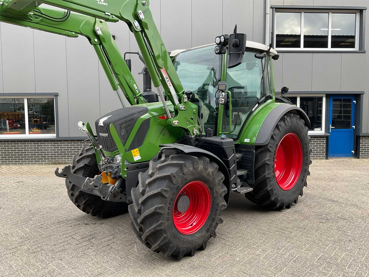 2021 FENDT 314 VARIO PROFI ALL-WHEEL DRIVE AGRICULTURAL TRACTOR - Traktor: 2 kép. 2021 FENDT 314 VARIO PROFI ALL-WHEEL DRIVE AGRICULTURAL TRACTOR - Traktor: 2 kép.