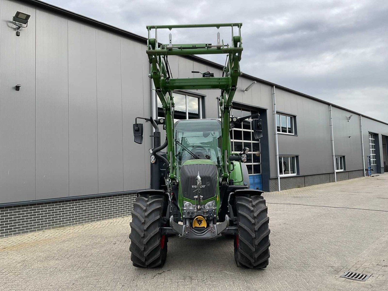 2021 FENDT 314 VARIO PROFI ALL-WHEEL DRIVE AGRICULTURAL TRACTOR - Traktor: 4 kép. 2021 FENDT 314 VARIO PROFI ALL-WHEEL DRIVE AGRICULTURAL TRACTOR - Traktor: 4 kép.