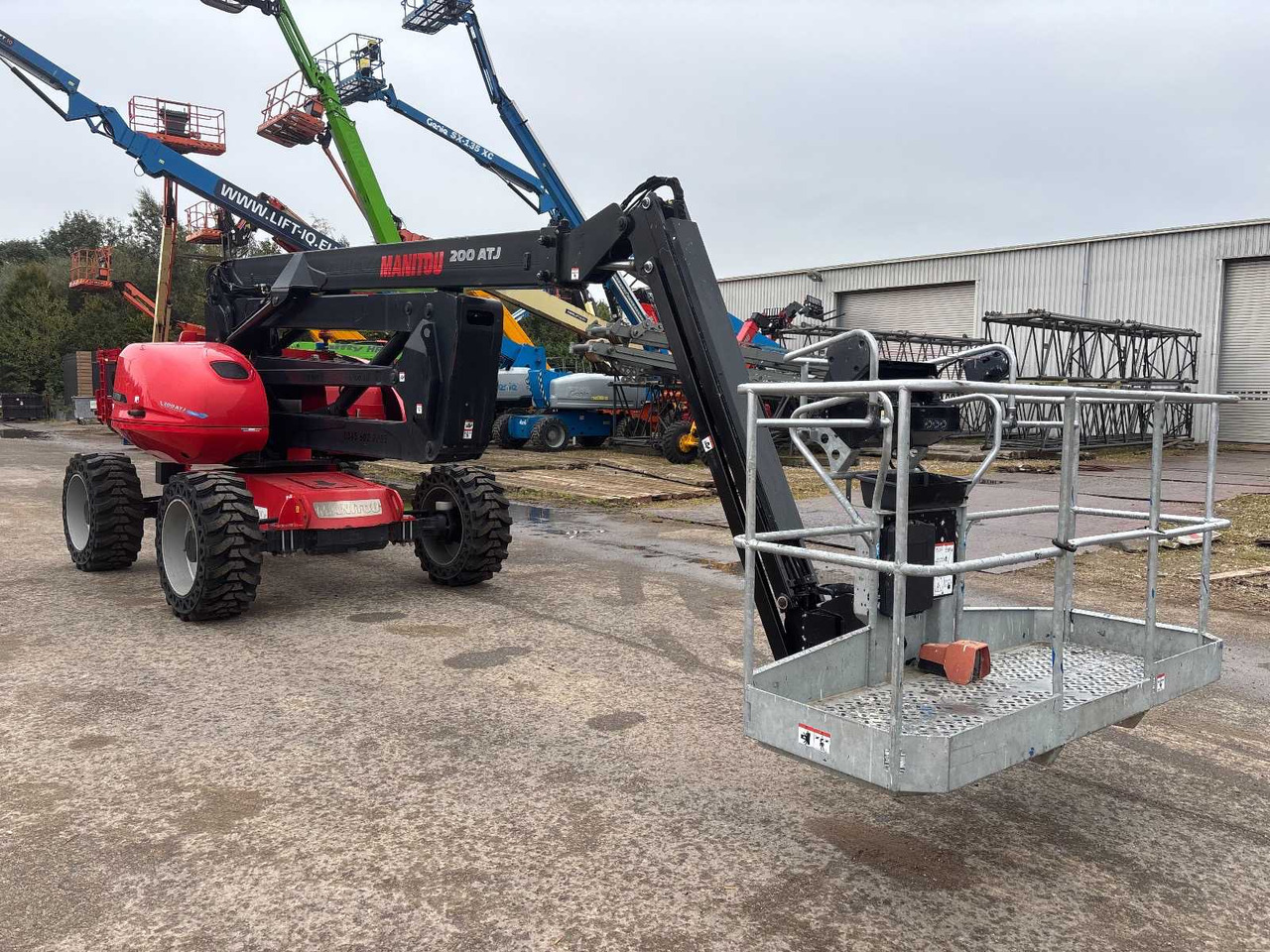 2021 MANITOU 200 ATJ AERIAL PLATFORM - Emelő: 4 kép. 2021 MANITOU 200 ATJ AERIAL PLATFORM - Emelő: 4 kép.