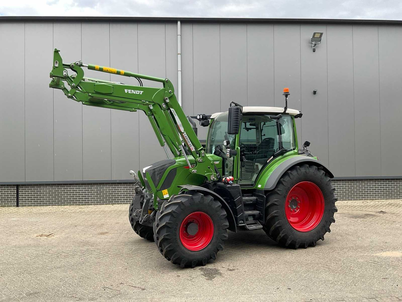 2023 FENDT 314 VARIO PROFI+ ALL-WHEEL DRIVE FARM TRACTOR - Traktor: 1 kép. 2023 FENDT 314 VARIO PROFI+ ALL-WHEEL DRIVE FARM TRACTOR - Traktor: 1 kép.