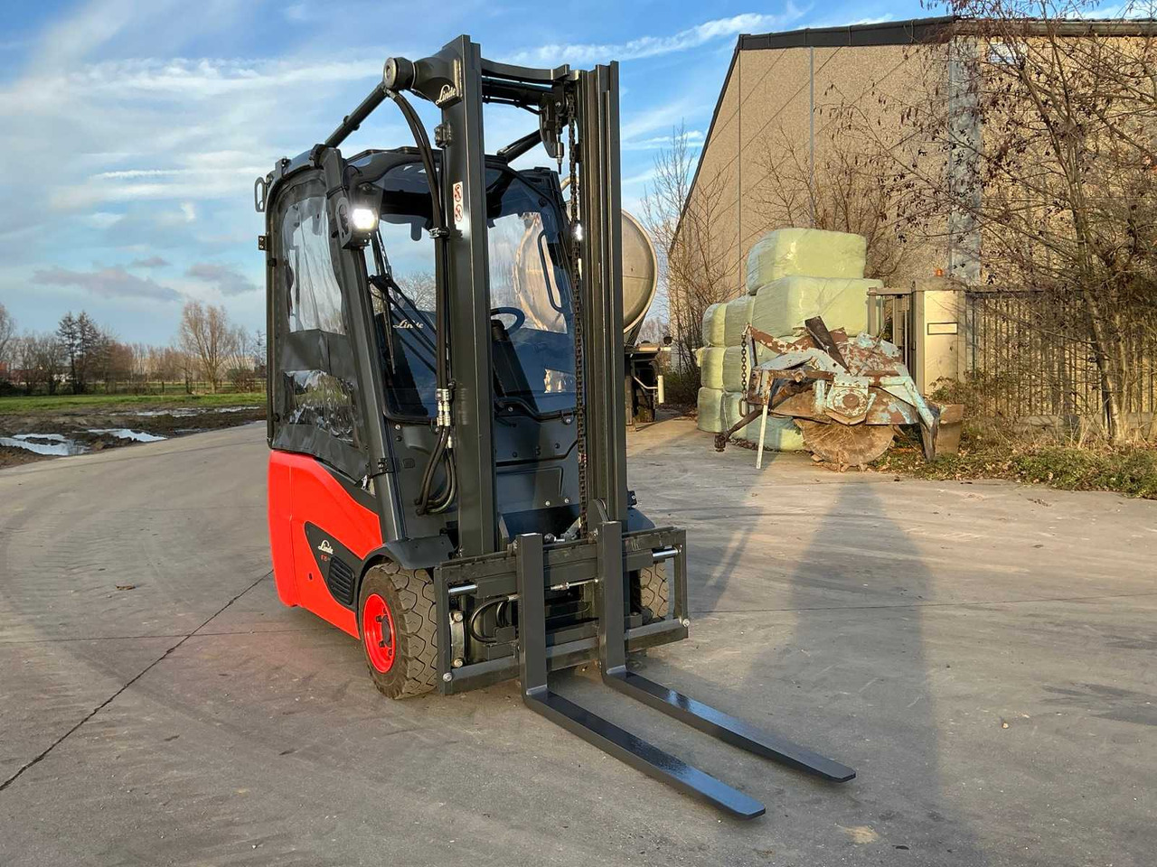 2023 LINDE E15-02 FORKLIFT - Villás targonca: 2 kép. 2023 LINDE E15-02 FORKLIFT - Villás targonca: 2 kép.