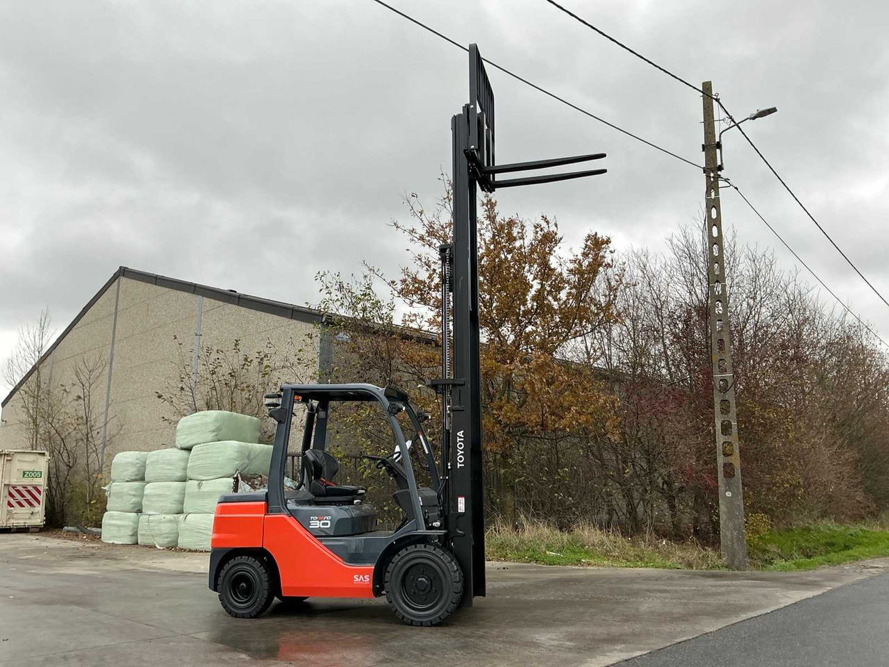 2024 TOYOTA 52-8FDF30 FORKLIFT - Villás targonca: 4 kép. 2024 TOYOTA 52-8FDF30 FORKLIFT - Villás targonca: 4 kép.