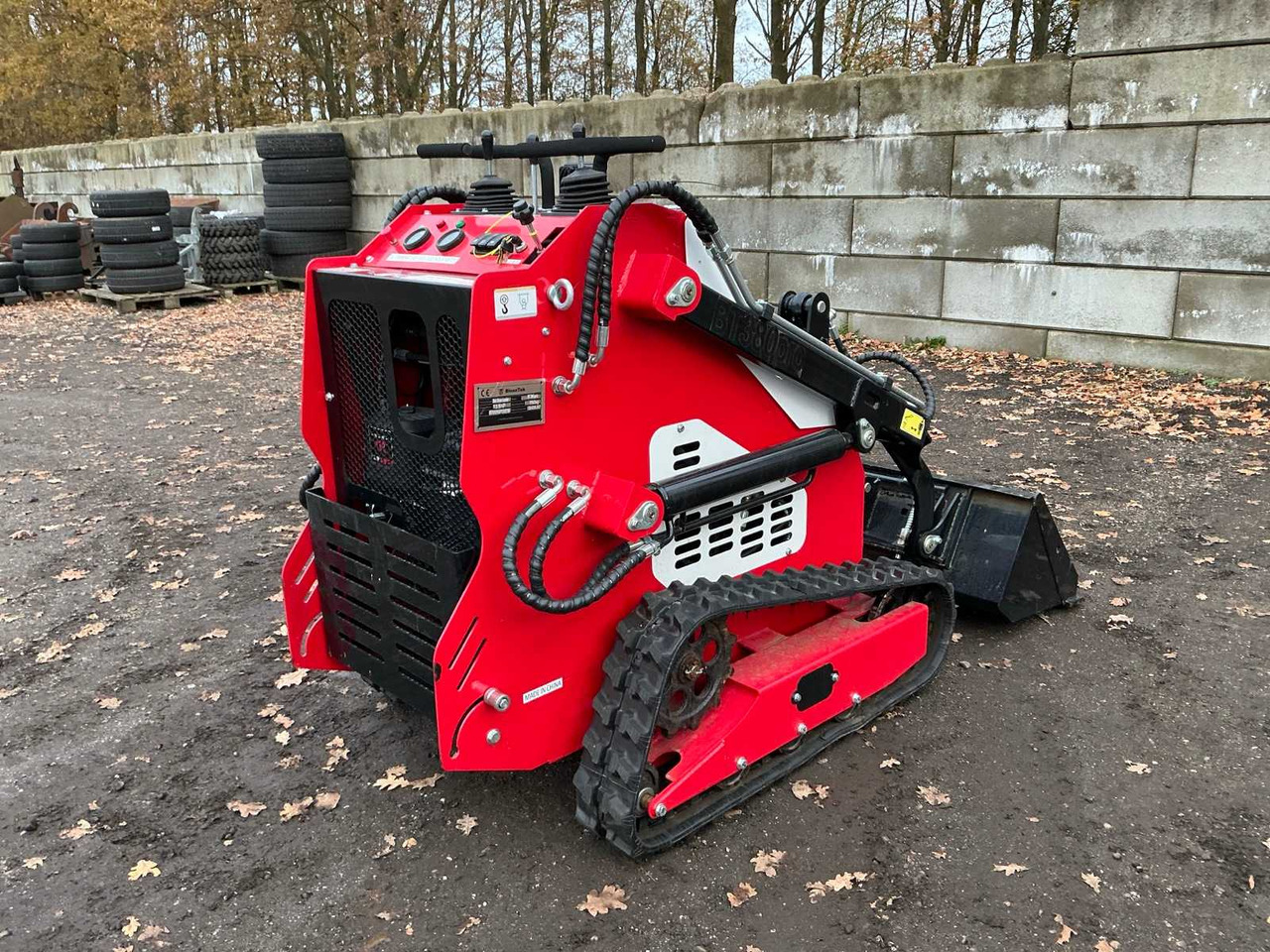 2025 BISON TEK BT380 PRO SKID STEER LOADER UNUSED - Kompakt lánctalpas rakodó: 5 kép. 2025 BISON TEK BT380 PRO SKID STEER LOADER UNUSED - Kompakt lánctalpas rakodó: 5 kép.