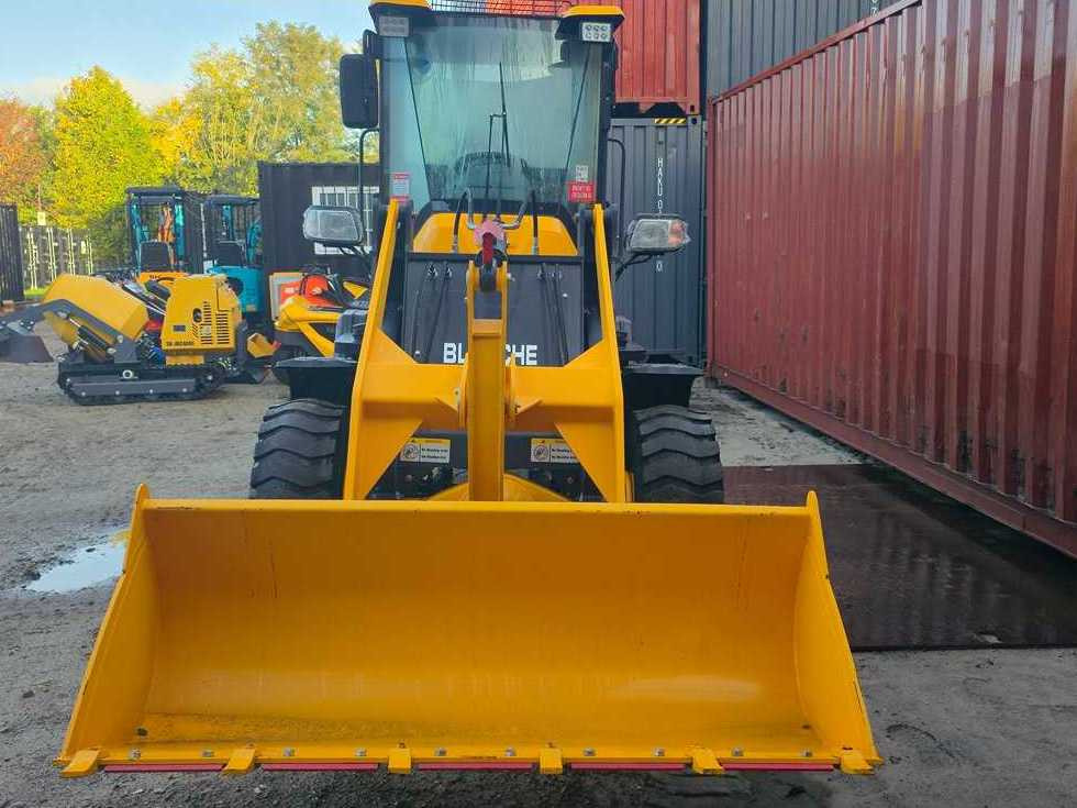 2025 - BLANCHE - TW36 - SHOVEL - Gumikerekes homlokrakodó: 2 kép. 2025 - BLANCHE - TW36 - SHOVEL - Gumikerekes homlokrakodó: 2 kép.