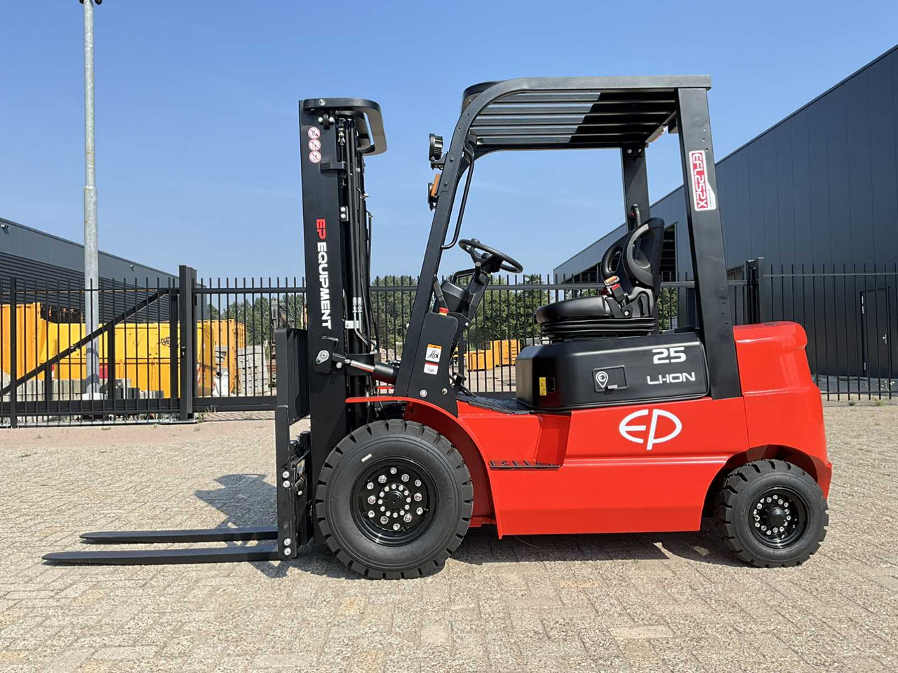 2025 EP EFL 252 XS FORKLIFT - Villás targonca: 1 kép. 2025 EP EFL 252 XS FORKLIFT - Villás targonca: 1 kép.
