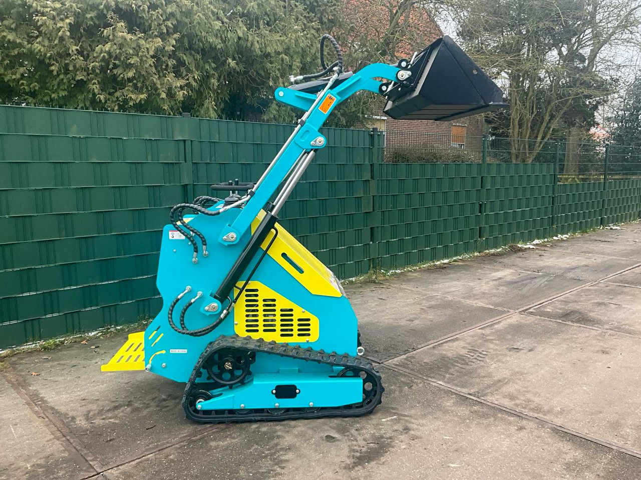 2025 - HH - LY-350 - SKID STEER LOADER - Kompakt lánctalpas rakodó: 3 kép. 2025 - HH - LY-350 - SKID STEER LOADER - Kompakt lánctalpas rakodó: 3 kép.