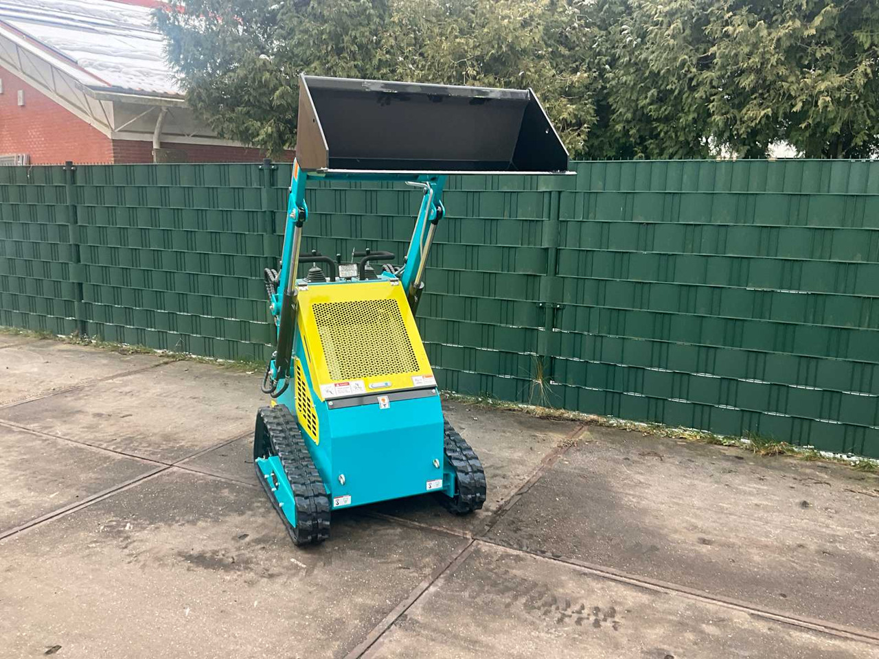 2025 - HH - LY-350 - SKID STEER LOADER - Kompakt lánctalpas rakodó: 5 kép. 2025 - HH - LY-350 - SKID STEER LOADER - Kompakt lánctalpas rakodó: 5 kép.