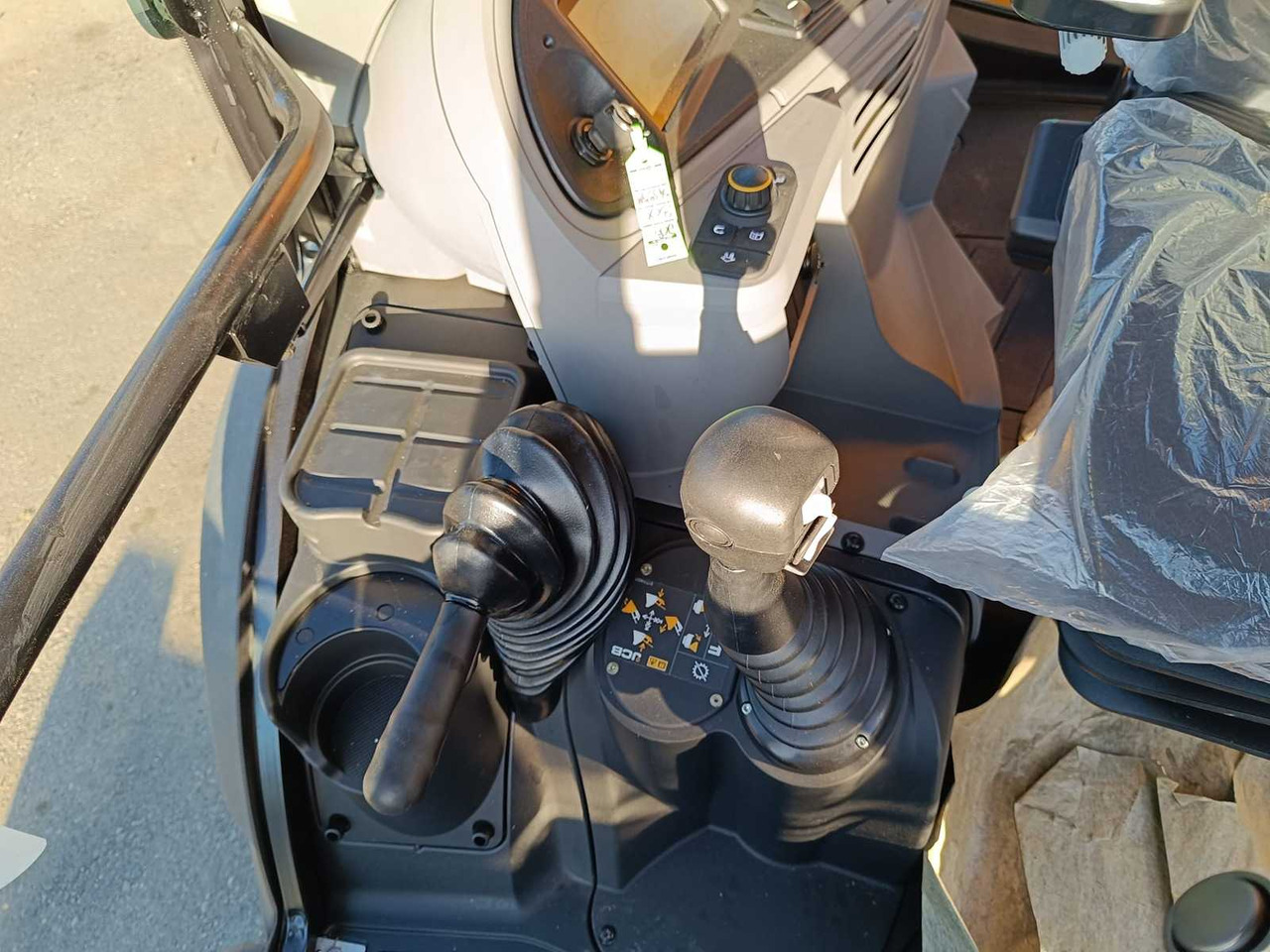 Kotrórakodó 2025 JCB 3CX BACKHOE LOADER: 49 kép.