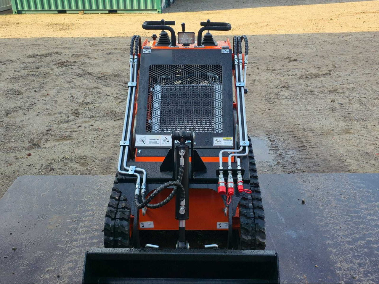 2025 - SDLOOL - 36C - ORANGE - SHOVEL - Gumikerekes homlokrakodó: 3 kép. 2025 - SDLOOL - 36C - ORANGE - SHOVEL - Gumikerekes homlokrakodó: 3 kép.