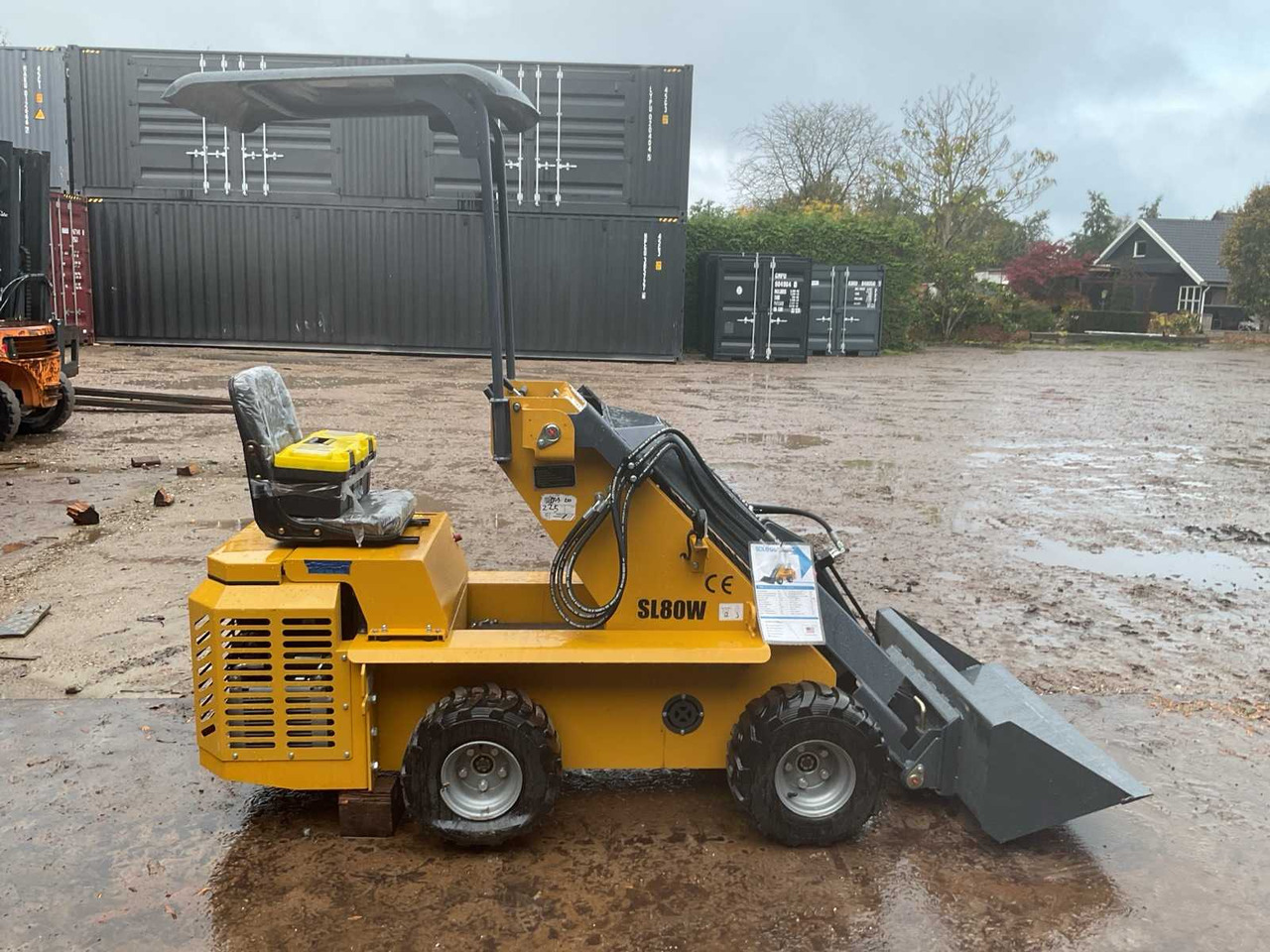 2025 - SDLOOL SL80W SHOVEL - Gumikerekes homlokrakodó: 5 kép. 2025 - SDLOOL SL80W SHOVEL - Gumikerekes homlokrakodó: 5 kép.