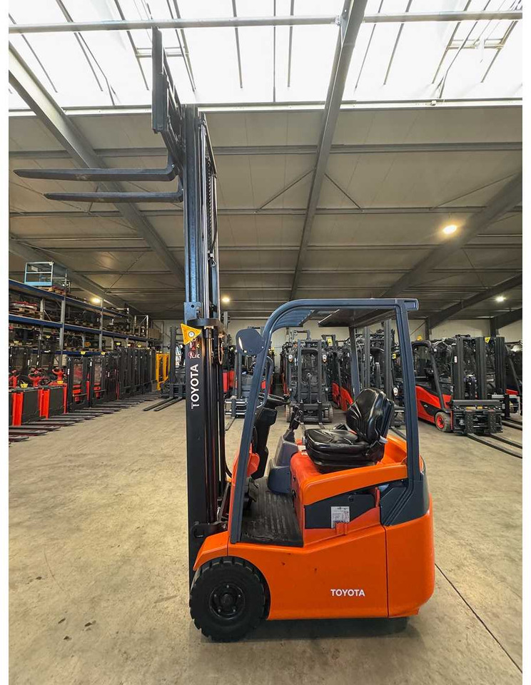 33/2015 TOYOTA 7FBEST13 1.300KG ELECTRIC FORKLIFT DUPLEX FREE LIFT 11.129 HOURS FORKLIFT - Villás targonca: 4 kép. 33/2015 TOYOTA 7FBEST13 1.300KG ELECTRIC FORKLIFT DUPLEX FREE LIFT 11.129 HOURS FORKLIFT - Villás targonca: 4 kép.