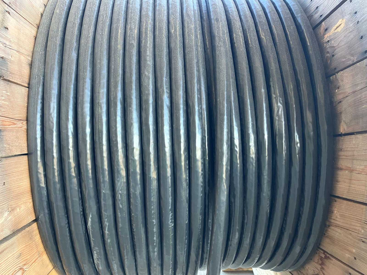 405 m – 4x150 SM/70 ECA cable for equipment power supply (3,621 kg) - Építőipari berendezések: 3 kép. 405 m – 4x150 SM/70 ECA cable for equipment power supply (3,621 kg) - Építőipari berendezések: 3 kép.