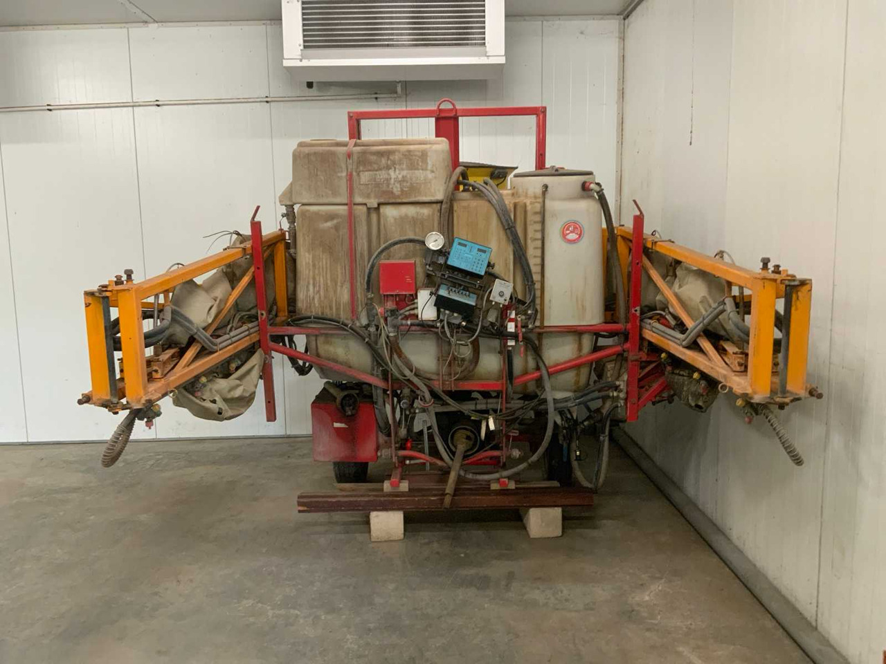 AGRIFAC 1118EH - Permetezők: 2 kép. AGRIFAC 1118EH - Permetezők: 2 kép.
