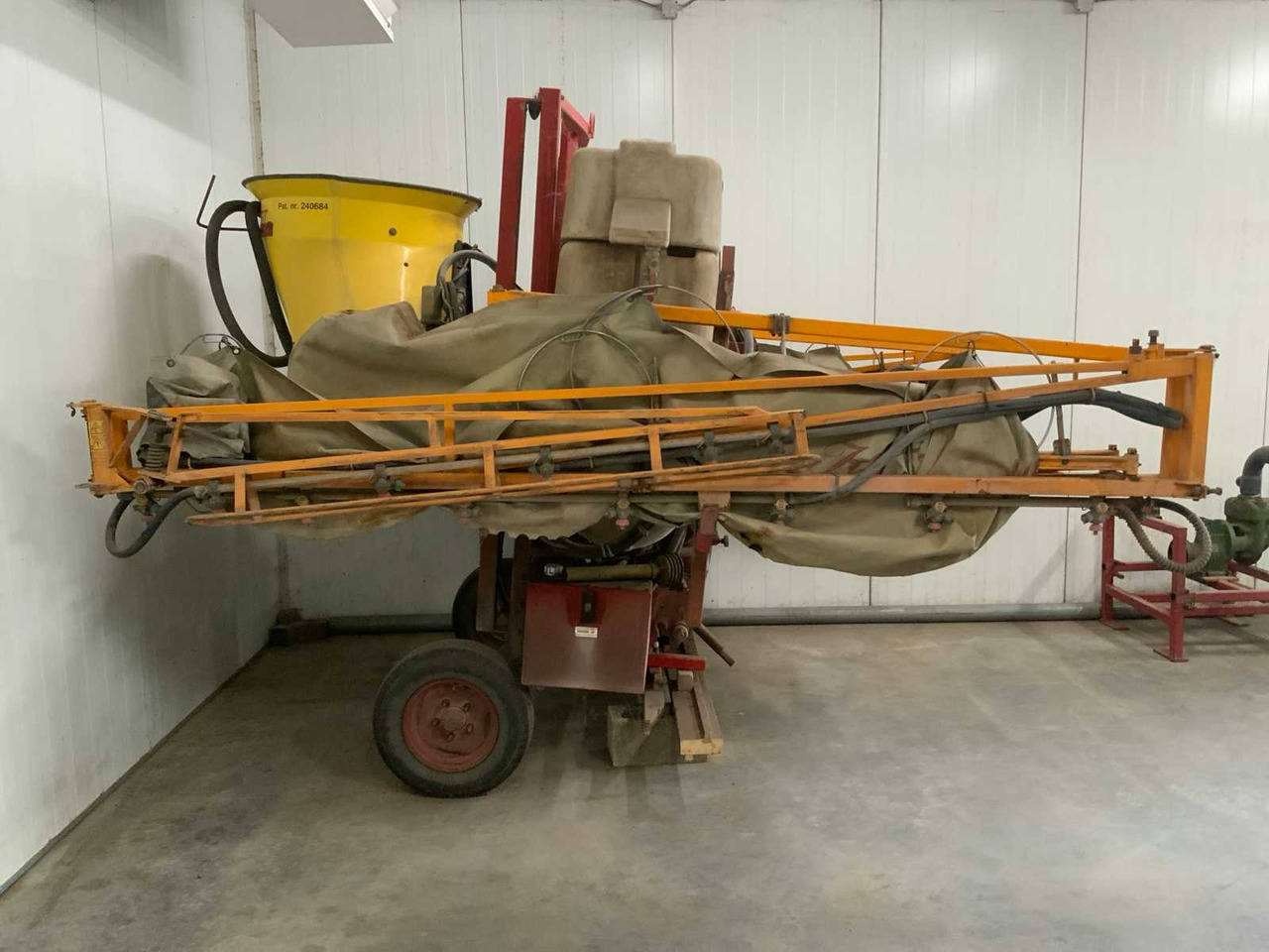 AGRIFAC 1118EH - Permetezők: 3 kép. AGRIFAC 1118EH - Permetezők: 3 kép.