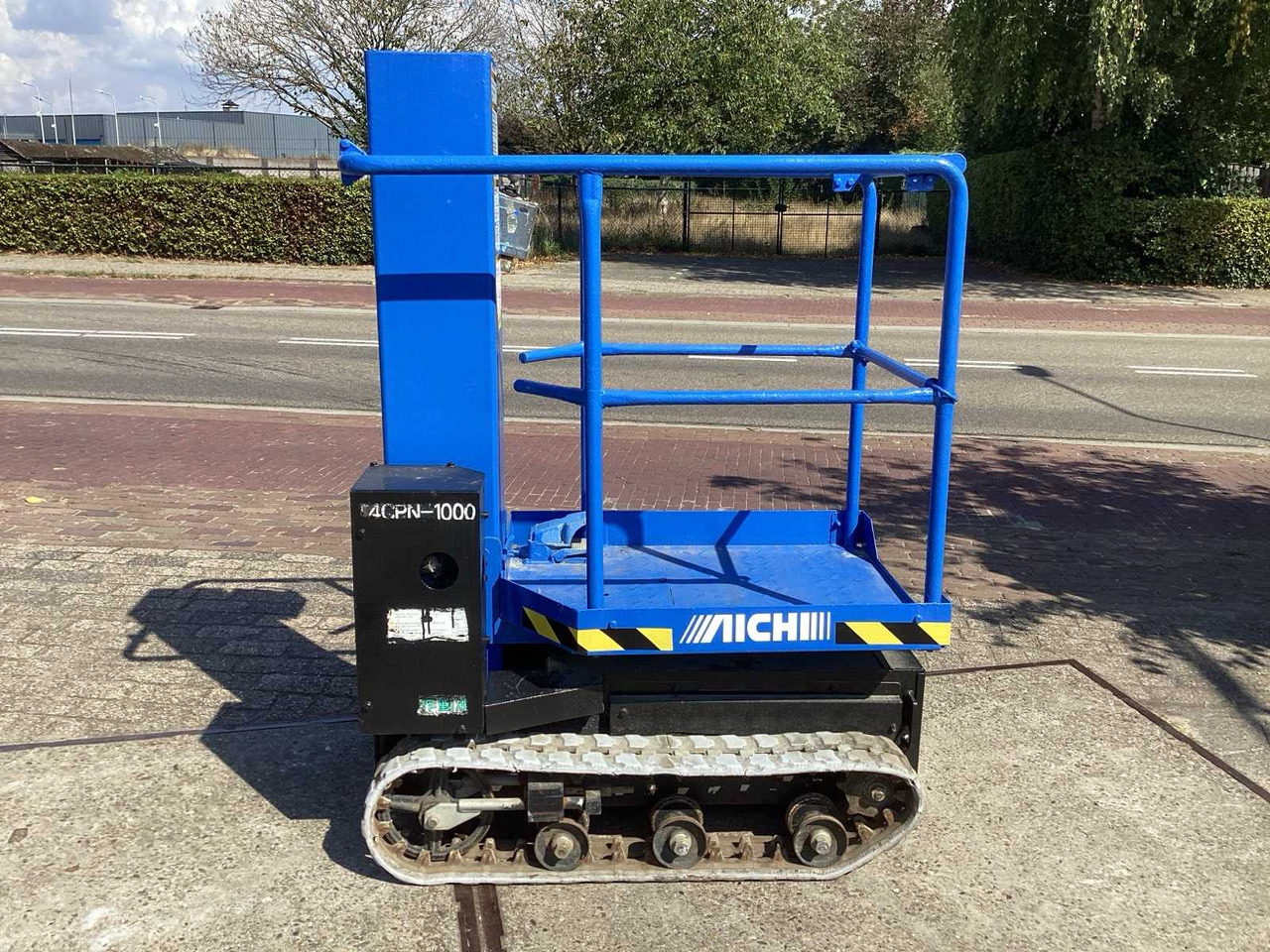 AICHI RM 04 B - Emelő: 1 kép. AICHI RM 04 B - Emelő: 1 kép.