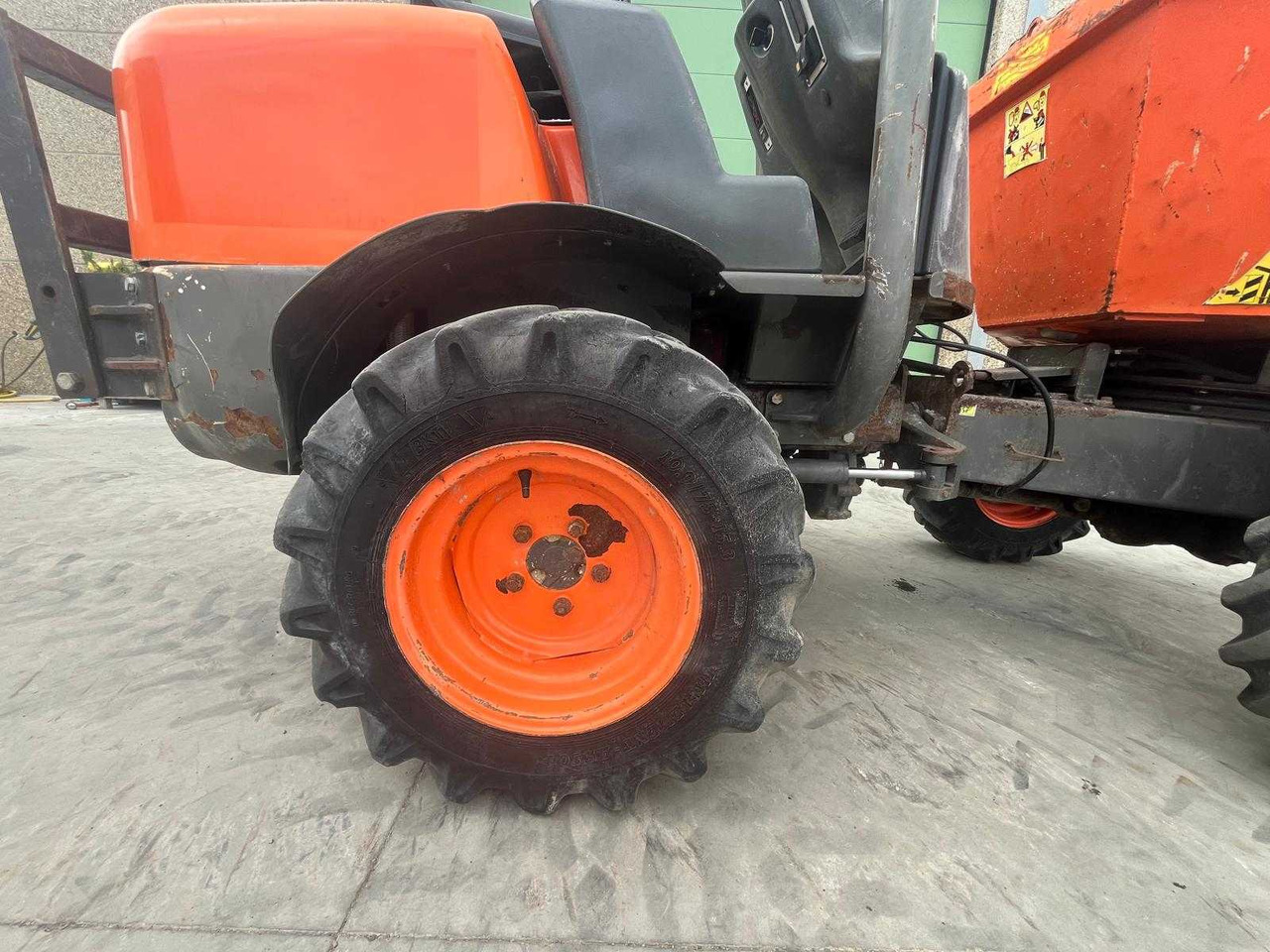 Dömper AUSA 100: 8 kép.
