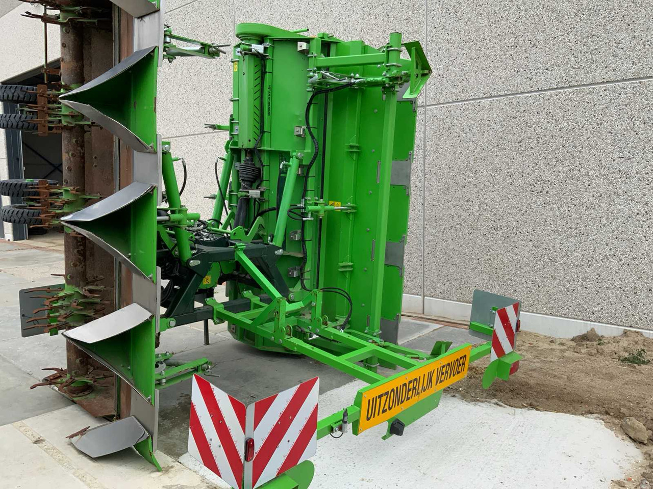 AVG Ge-Force HD 8X75 - Talajmaró: 4 kép. AVG Ge-Force HD 8X75 - Talajmaró: 4 kép.
