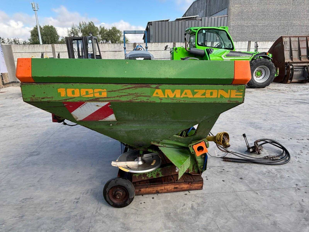 Amazone ZA-M 1000 - Műtrágyaszóró: 2 kép. Amazone ZA-M 1000 - Műtrágyaszóró: 2 kép.