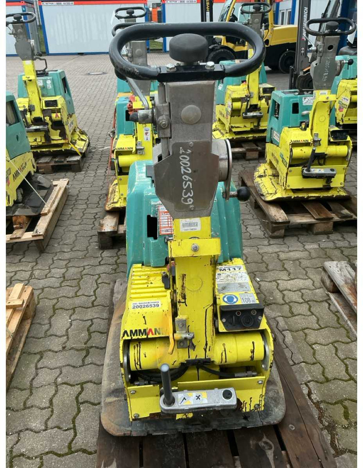 Ammann APH 50/75 - Lapvibrátor: 2 kép. Ammann APH 50/75 - Lapvibrátor: 2 kép.