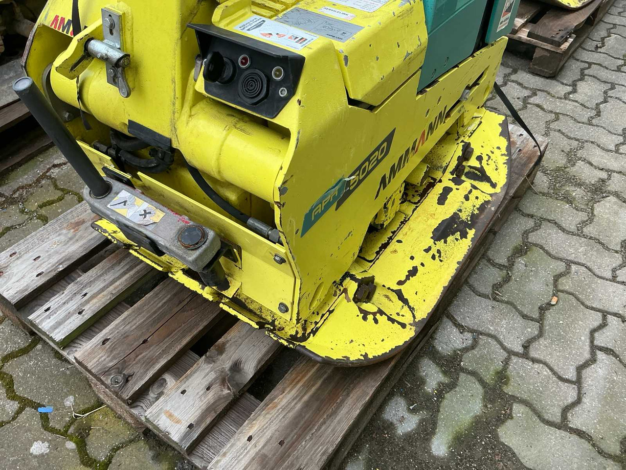 Ammann APH 5020 - Lapvibrátor: 4 kép. Ammann APH 5020 - Lapvibrátor: 4 kép.