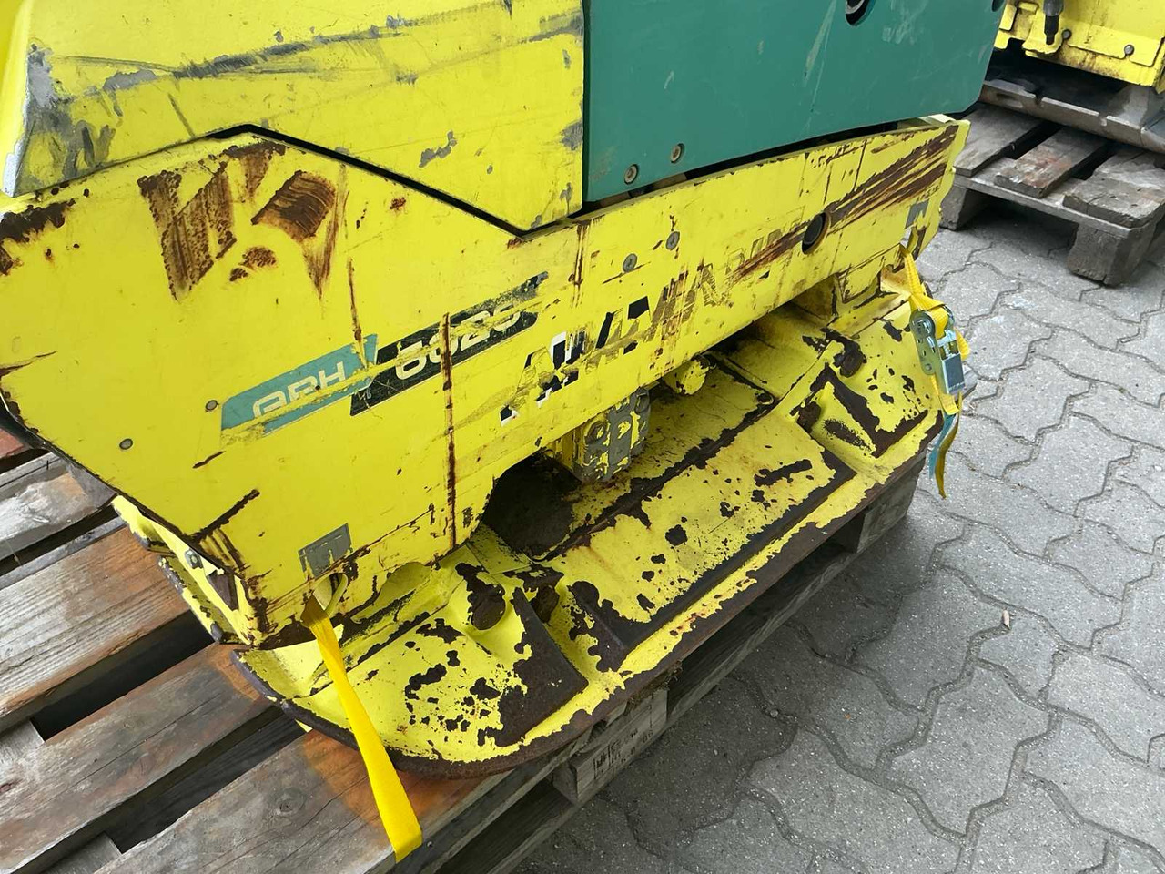 Ammann APH 6020 - Lapvibrátor: 5 kép. Ammann APH 6020 - Lapvibrátor: 5 kép.