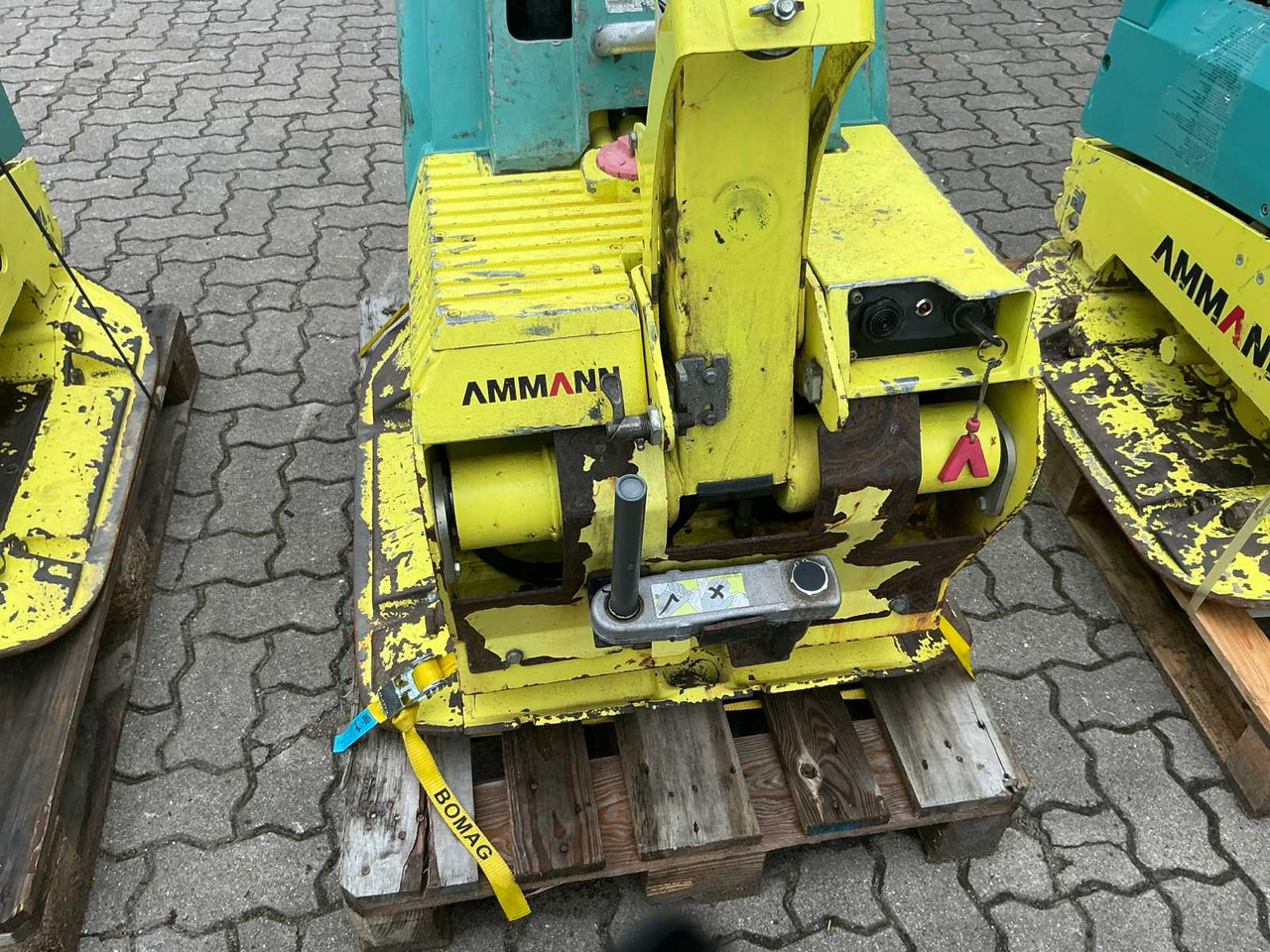 Ammann APH 6020 - Lapvibrátor: 4 kép. Ammann APH 6020 - Lapvibrátor: 4 kép.