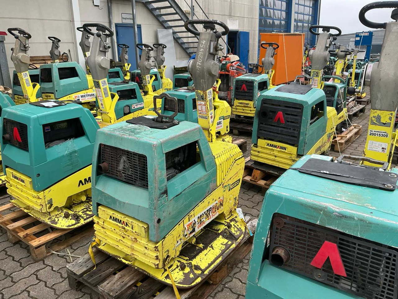 Ammann APH 6020 - Lapvibrátor: 1 kép. Ammann APH 6020 - Lapvibrátor: 1 kép.