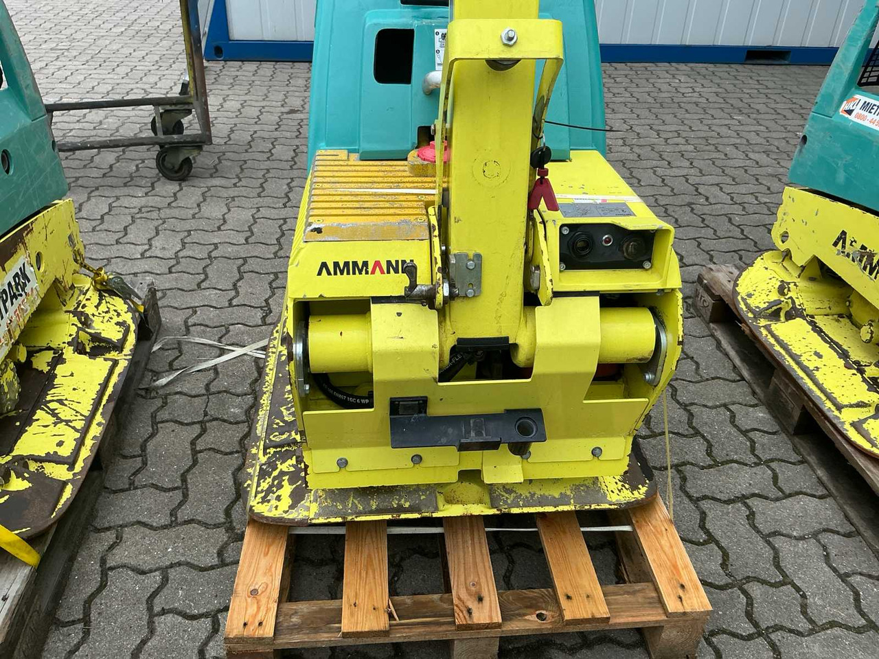 Ammann APH 6020 - Lapvibrátor: 4 kép. Ammann APH 6020 - Lapvibrátor: 4 kép.