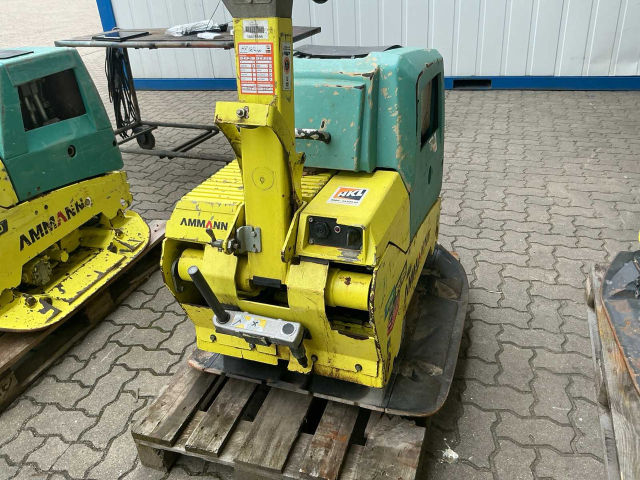 Ammann APH 65/85 - Lapvibrátor: 3 kép. Ammann APH 65/85 - Lapvibrátor: 3 kép.