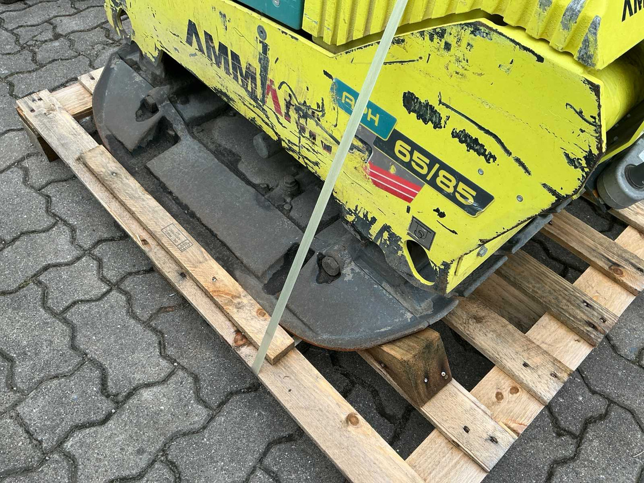 Ammann APH 65/85 - Lapvibrátor: 5 kép. Ammann APH 65/85 - Lapvibrátor: 5 kép.