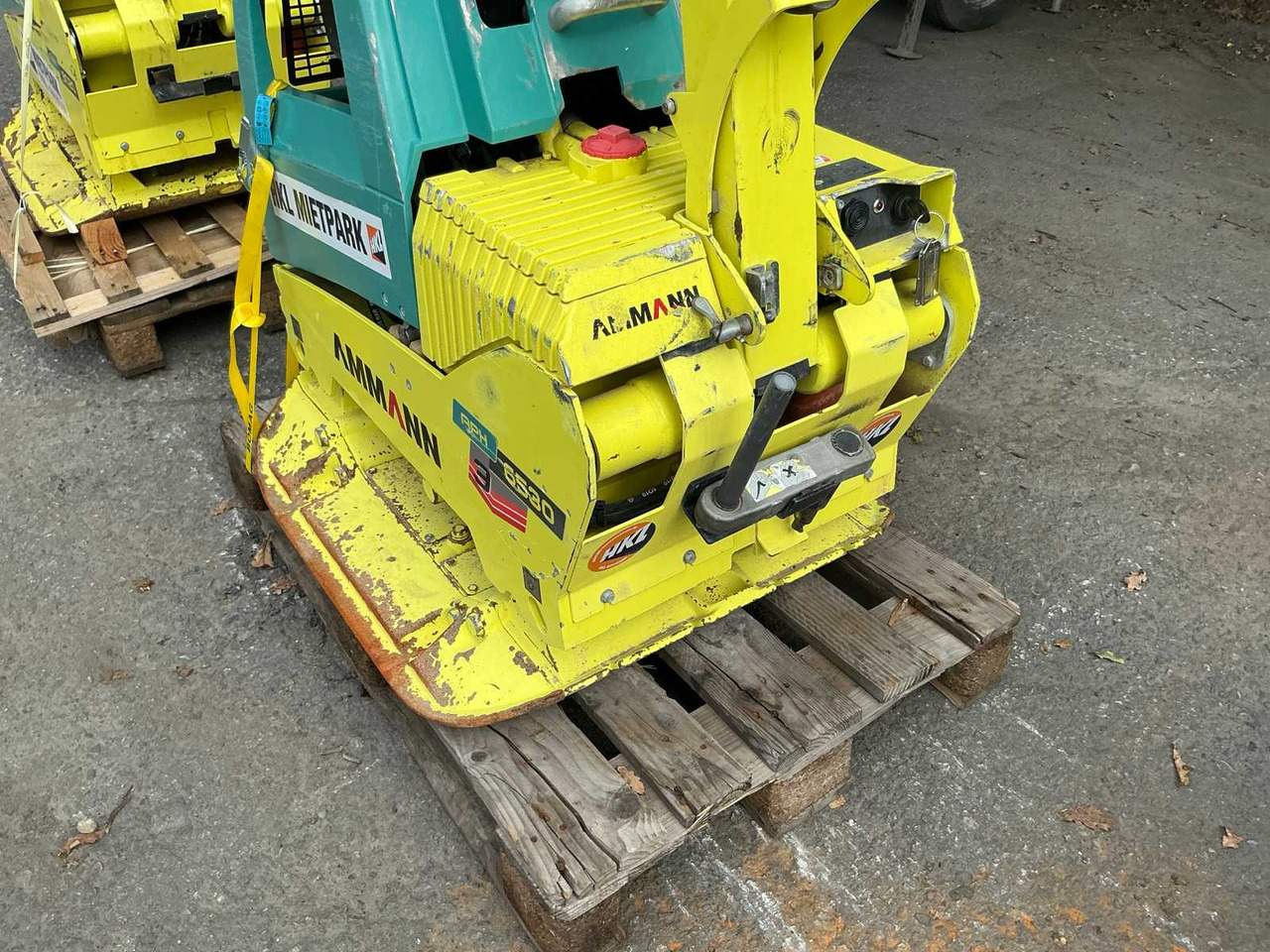 Ammann APH 6530 - Lapvibrátor: 3 kép. Ammann APH 6530 - Lapvibrátor: 3 kép.
