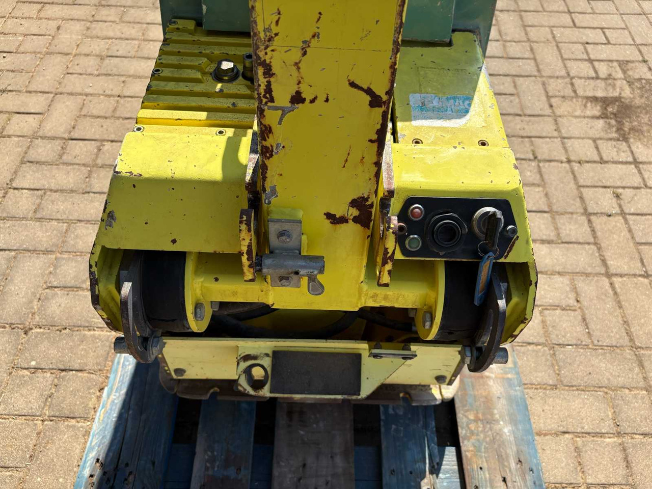 Ammann VH 5020 E - Lapvibrátor: 5 kép. Ammann VH 5020 E - Lapvibrátor: 5 kép.